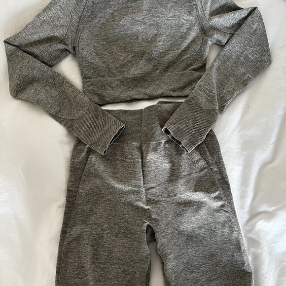 Gymshark Flex Long Sleeve Crop top Khaki - Picture 7 of 7